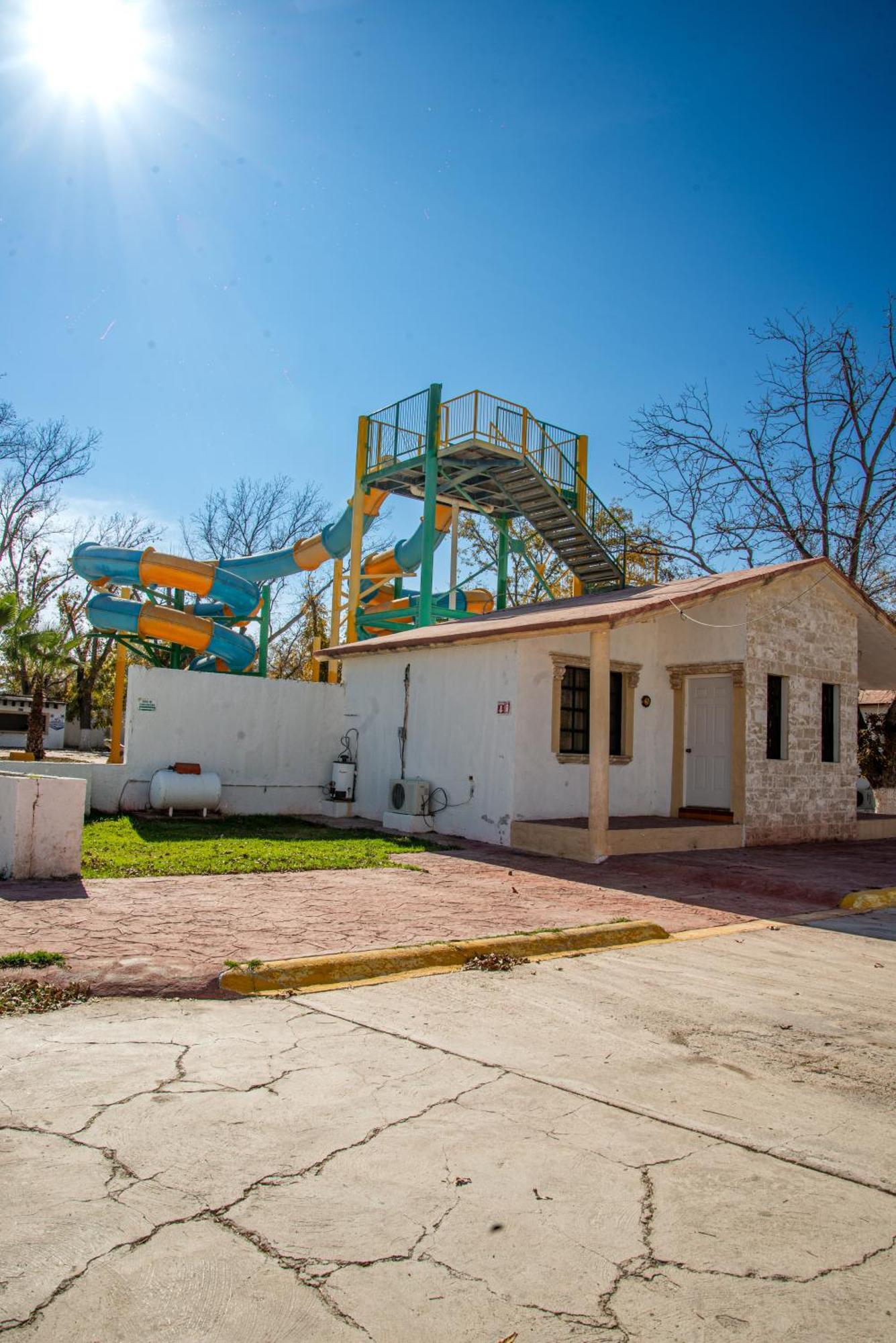 Hotel Pueblo Viejo Parras de la Fuente Exterior foto